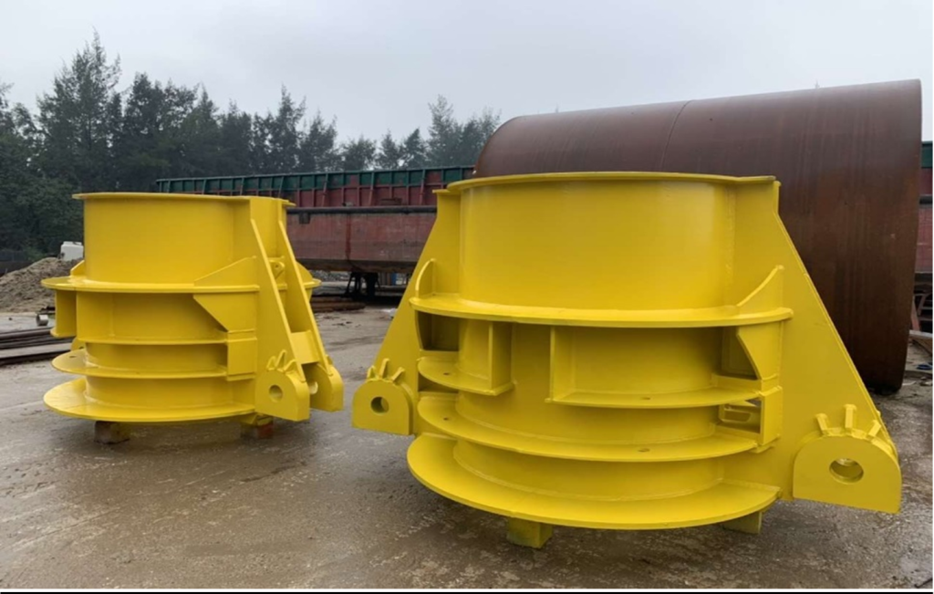 Thi công các thiết bị trên tàu
