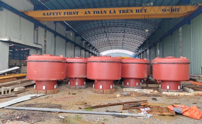 Thi công Phao báo hiệu hàng hải