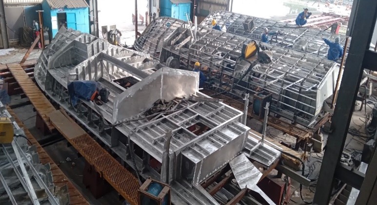 Thi công tàu vỏ nhôm và thiết bị vật liệu nhôm