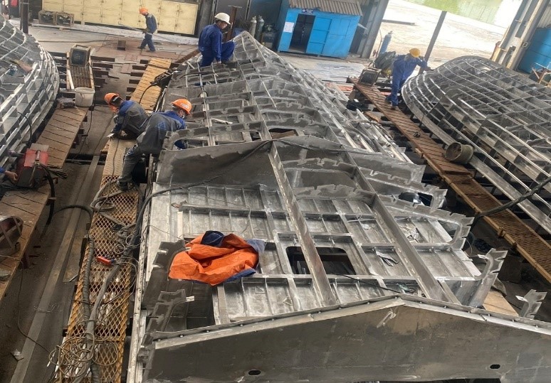 Thi công tàu vỏ nhôm và thiết bị vật liệu nhôm